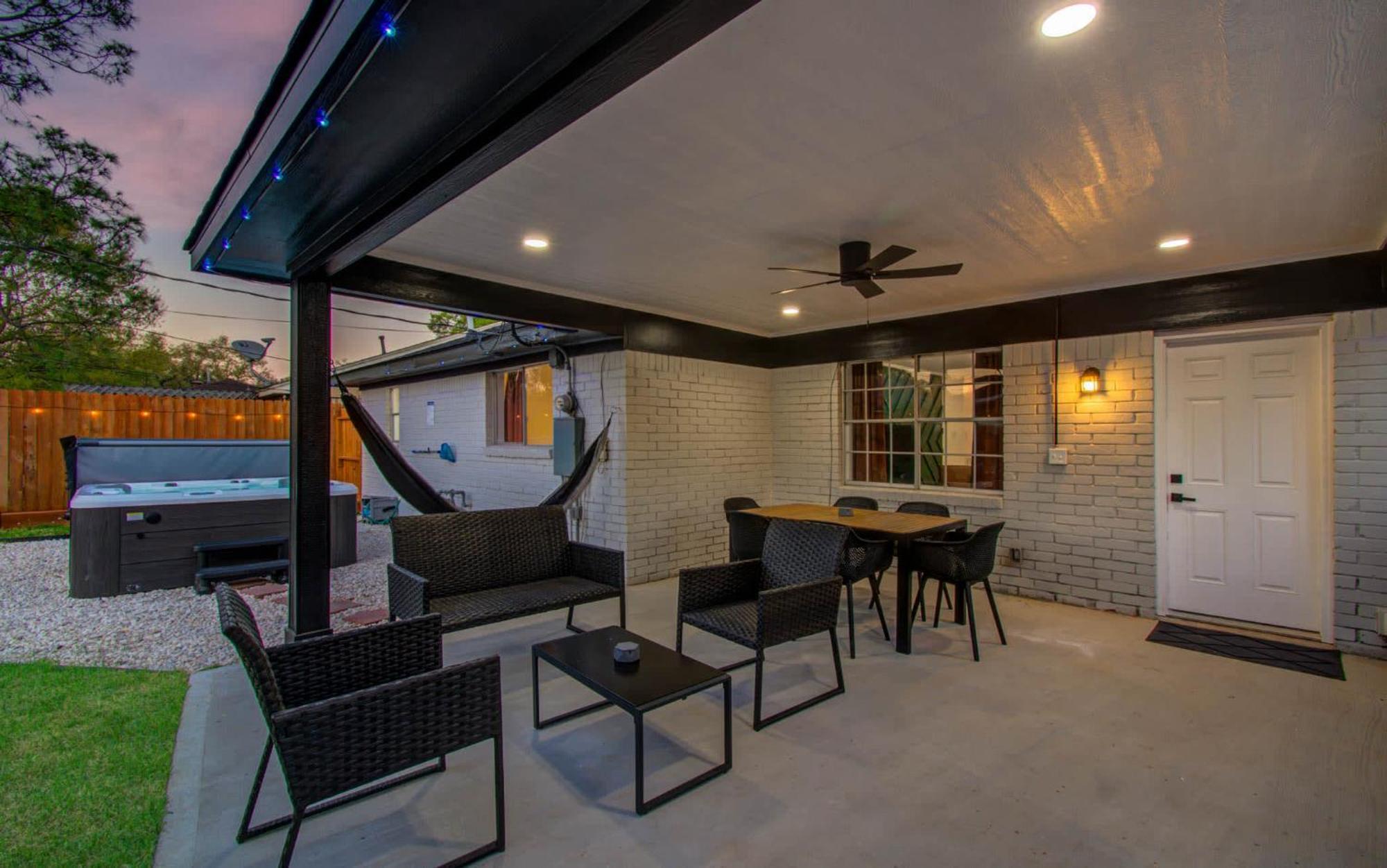 5-bd 2-ba Tranquil Retreat Ft Jacuzzi & Playground * Houston