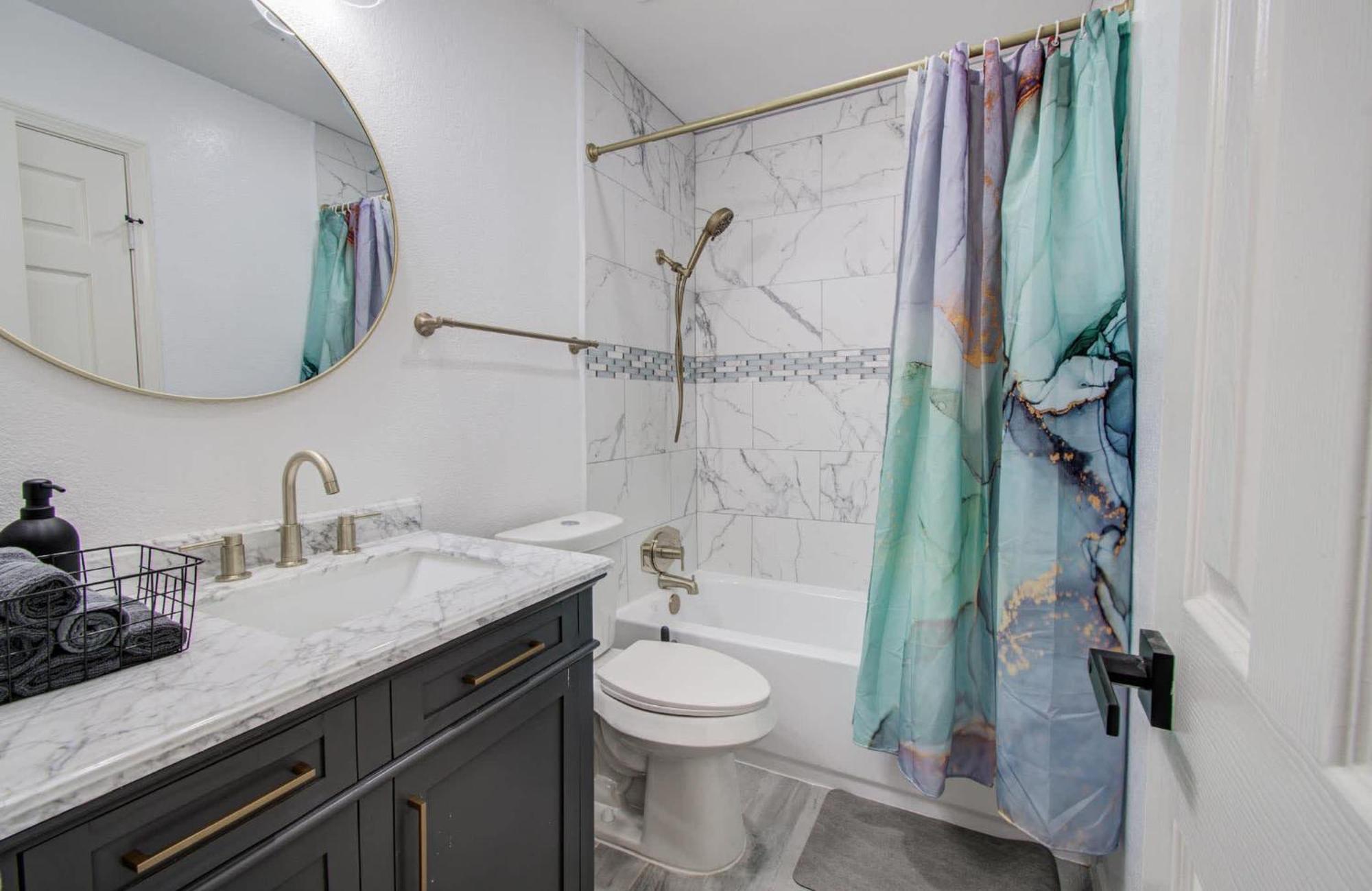 5-bd 2-ba Tranquil Retreat Ft Jacuzzi & Playground