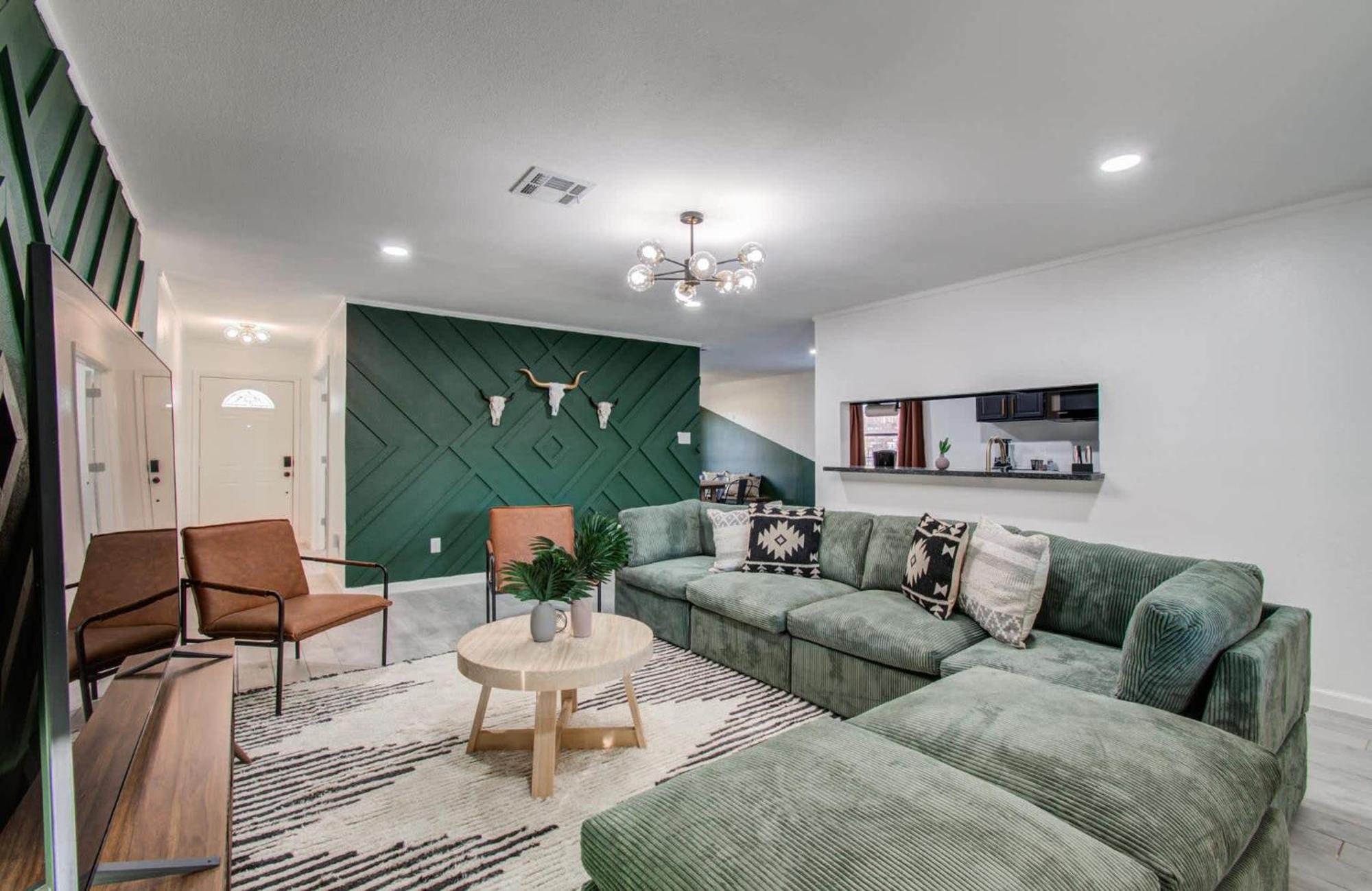 5-bd 2-ba Tranquil Retreat Ft Jacuzzi & Playground * Houston