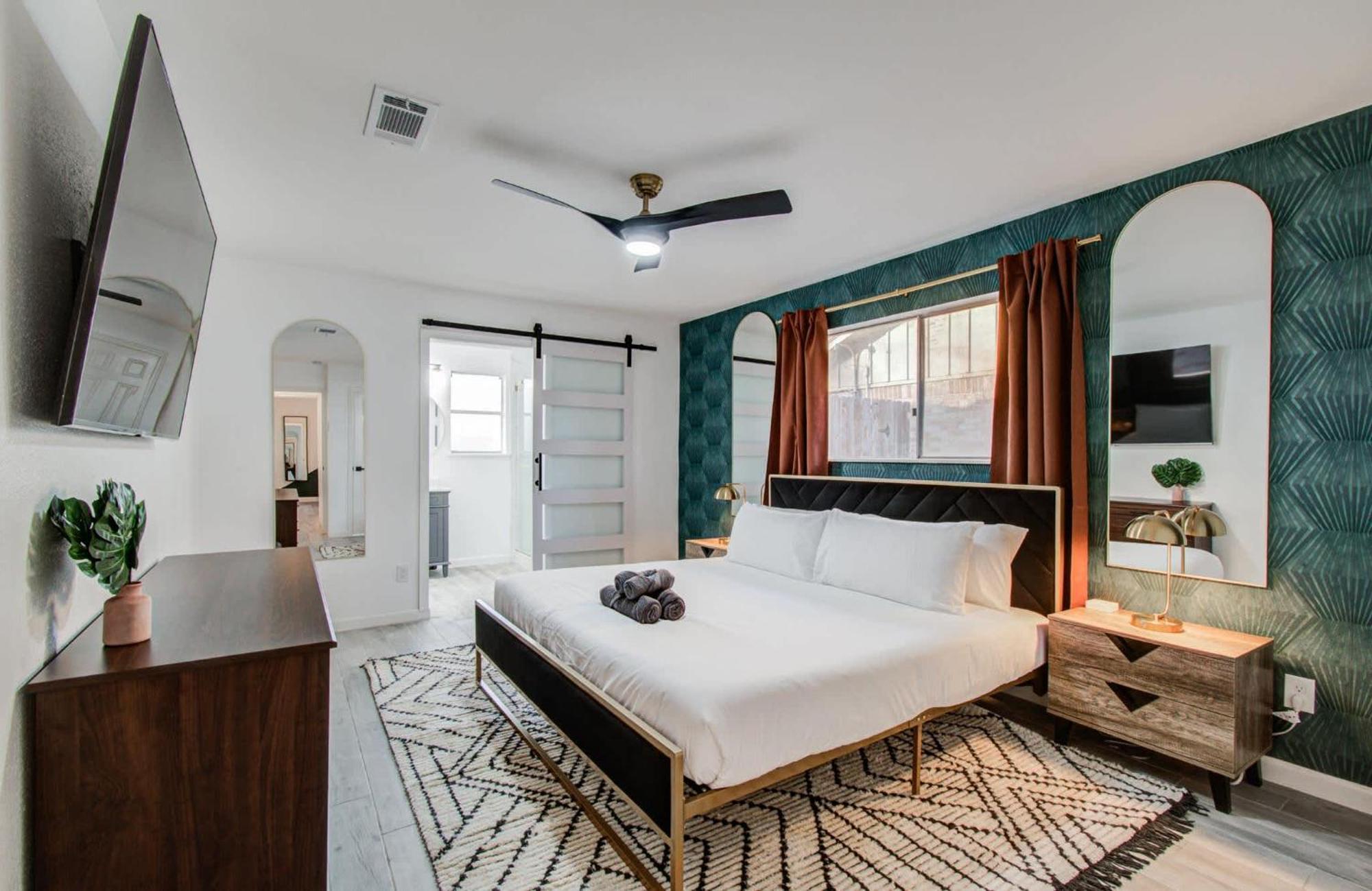 Сasa de vacaciones 5-bd 2-ba Tranquil Retreat Ft Jacuzzi & Playground *