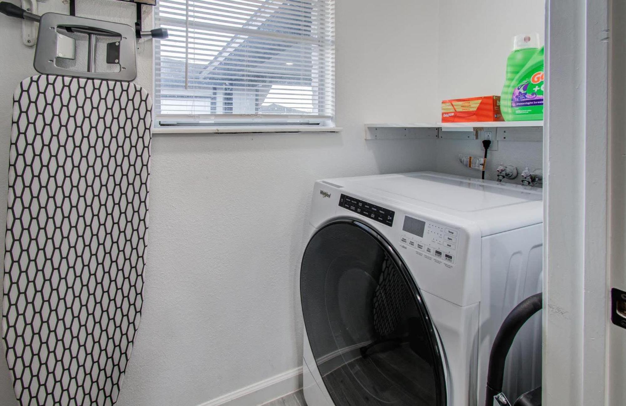 5-bd 2-ba Tranquil Retreat Ft Jacuzzi & Playground * Houston